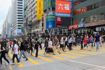 HONG KONG, Kowloon, Nathan Road, people crossing the road, HK1358JPL