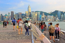HONG KONG, Kowloon, Tsim Sha Tsui Promenade, people and HK Island skyline, HK1255JPL