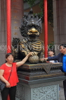 HONG KONG, Kowloon, Wong Tai Sin Temple, Bronze Dragon statue at entrance, HK1098JPL