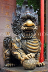 HONG KONG, Kowloon, Wong Tai Sin Temple, Bronze Dragon statue at entrance, HK1101JPL