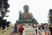 HONG KONG, Lantau Island, Po Lin Monastery, Tian Tan (Big Buddha) and visitors, HK826JPL