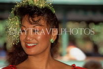Hawaiian Islands, KAUAI, Polynesian cultural dancer with head Lei, HAW382JPL