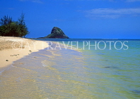 Hawaiian Islands, OAHU, Kanehoe Bay, coast and 'Chinaman's Hat' island, HAW395JPL