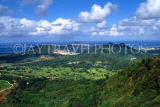 Hawaiian Islands, OAHU, Nuana Pali lookout and valley, HW127JPL
