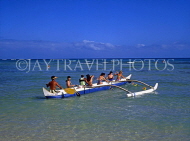 Hawaiian Islands, OAHU, outrigger canoe with tourists, HAW2211JPL