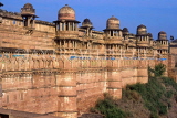 INDIA, Madhya Pradesh, GWALIOR, Gwalior Fort walls, IND980JPL