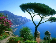 ITALY, Campania, Amalfi Coast, RAVELLO, Villa Rufolo Gardens and coastal view, ITL912JPL