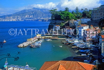ITALY, Campania, Amalfi Coast, SORRENTO, Marina Grande and Bay of Naples, ITL1017JPL