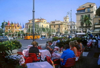 ITALY, Campania, Amalfi Coast, SORRENTO, Piazza Tasso, cafe scene (Fauno restaurant), ITL1038JPL