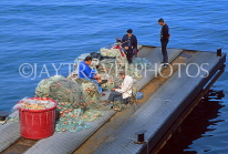 ITALY, Campania, Amalfi Coast, SORRENTO, fishermen mending their nets, ITL1024JPL