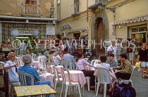 ITALY, Campania, Amalfi Coast, SORRENTO, outdoor cafe scene, ITL1049JPL