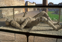 ITALY, Campania, POMPEII, Lava dust covered bodies (replica), ITL1071JPL