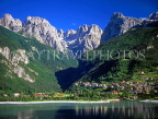 ITALY, Dolomites, mountain and lake scenery near Molveno, ITL1658JPL