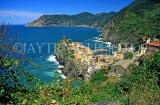 ITALY, Liguria, Cinque Terre, VERNAZZA, town and coastal view, ITL705JPL