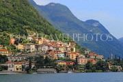 ITALY, Lombardy, LAKE COMO, lakeside scenery, and hillside houses, ITL2300JPL