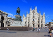 ITALY, Lombardy, MILAN, Piazza Del Duomo, The Duomo & Victor Emmanuel II statue, ITL1960JPL