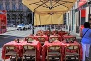 ITALY, Lombardy, MILAN, Piazza Del Duomo, outdoor restaurant tables, ITL2005JPL