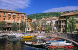 ITALY, Veneto, Lake Garda, TORRI DEL BENACO, harbourfront, ITL228JPL