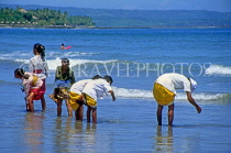 Indonesia, BALI, Kuta Beach, Melasti Festival, worshippers in ritual cleansing, BAL678JPL