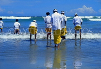 Indonesia, BALI, Kuta Beach, Melasti Festival, worshippers in ritual cleansing, BAL680JPL