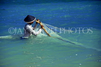 Indonesia, BALI, Sanur, fisherman with net, in water, BAL1203JPL