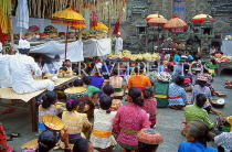 Indonesia, BALI, worshippers (in ritual dress) gathered at a village temple, BAL1327JPL