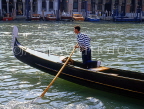 Italy, VENICE, Gondolier rowing, ITL1554JPL