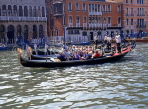 Italy, VENICE, Grand Canal, Gondola 'serenade', Gondolas with tourists, sightseeing, VEN1742JPL