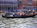 Italy, VENICE, Grand Canal, Gondola 'serenade', Gondolas with tourists, sightseeing, VEN744JPL
