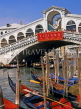 Italy, VENICE, Grand Canal, Rialto Bridge and gondolas, ITL1249JPL