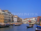 Italy, VENICE, Grand Canal scene, Rialto Bridge and gondolas, ITL1922JPL