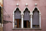 Italy, VENICE, Venetian architecture, house windows, ITL1853JPL