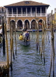 Italy, VENICE, crossing the Grand Canal by Traghetto (gondola ferry), ITL704JPL