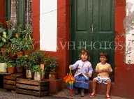 MADEIRA, Funchal, Old Town house and two chidlren, MAD198JPL