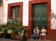 MADEIRA, Funchal, Old Town houses and two chidlren, MAD1153JPL