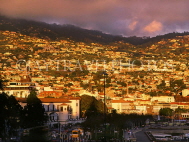 MADEIRA, Funchal, evening light over town, MAD1019JPL