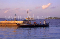 MALDIVE ISLANDS, Male, Dhoni (traditional fishing boat) entering harbour, MAL572JPL