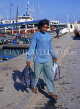 MALDIVE ISLANDS, Male, fishermen with Tuna fish, MAL557JPL