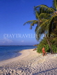 MALDIVE ISLANDS, Velassaru Island, beach and coconut trees, tourists, MAL435JPL