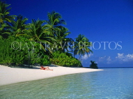 MALDIVE ISLANDS, beach with coconut trees and sunbather, MAL578JPL
