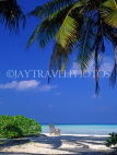 MALDIVE ISLANDS, deckchair on beach, coconut tress, MAL701JPL