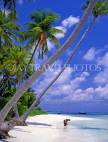 MALDIVE ISLANDS, fishing village island, man washing, MAL105JPL