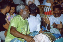 MALDIVE ISLANDS, locals performing drumming (boduberu), MAL753JPL