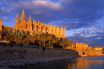 MALLORCA, Palma, La Seu Cathedral, sunset, SPN1225JPL