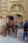MALTA, Mdina, horse drawn carriage entering through main gateway, MLT1095JPL