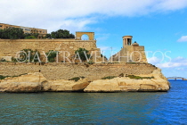 MALTA, Valletta, sea view, Seige Bell War Memorial, and Lower BarrakkaGardens, MLT990JPL