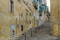 MALTA, Valletta, steep street scene, MLT868JPL