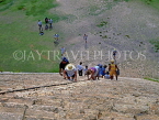MEXICO, Yucatan, CHICHEN ITZA, Mayan sites, visitors climbing pyramid, MEX639JPL
