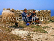 Malta, GOZO, Gozitan women knitting wool, MLT533JPL