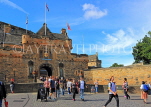 SCOTLAND, Edinburgh, Edinburgh Castle, and visitors at entrance, SCO1088JPL
